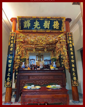Án Gian Thờ Sen Chuyện Tam Cấp